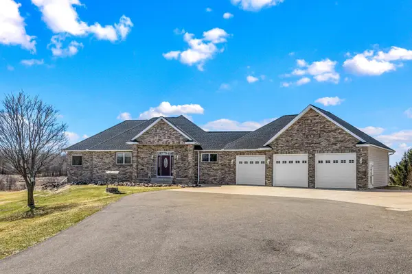 44154 Skogman Lake RD, Cambridge, MN 55008