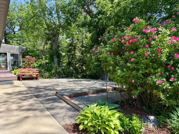 1907 S Shore DR, Albert Lea, MN 56007