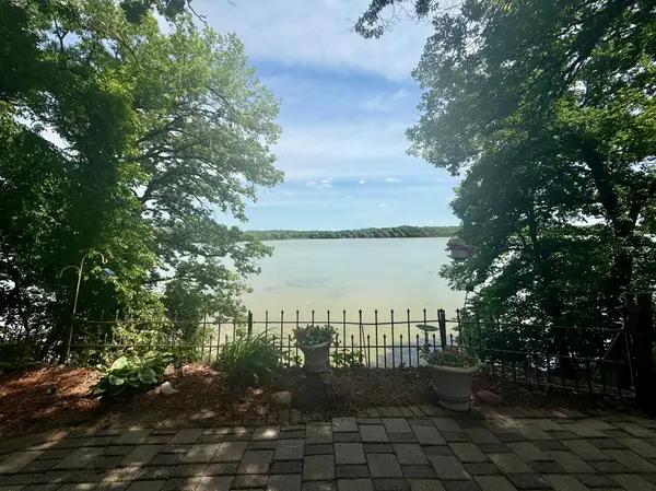 1907 S Shore DR, Albert Lea, MN 56007