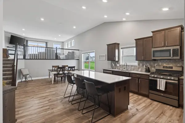 7360 Crane DR, Lino Lakes, MN 55038