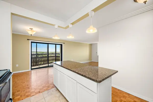 400 Groveland AVE #809, Minneapolis, MN 55403