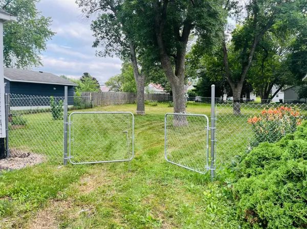 712 4th AVE E, Alexandria, MN 56308