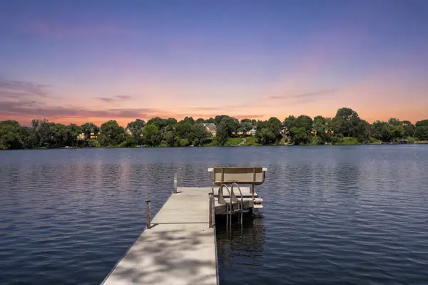8803 Cove Pointe RD, Eden Prairie, MN 55347