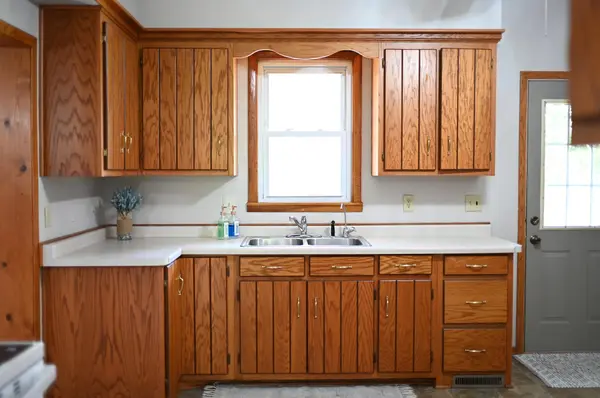111 E Elm AVE, Upsala, MN 56384