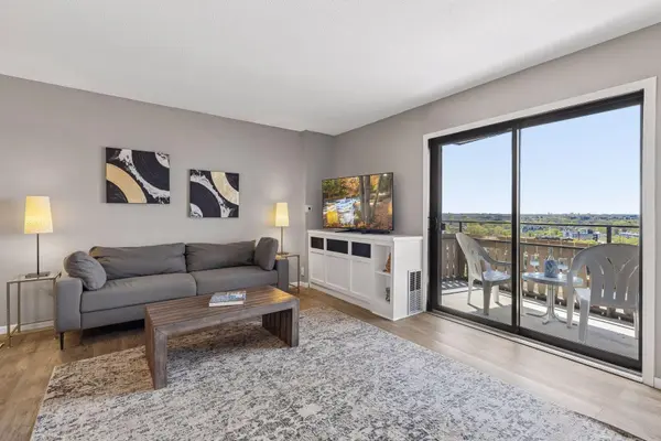 410 Groveland AVE #1506, Minneapolis, MN 55403