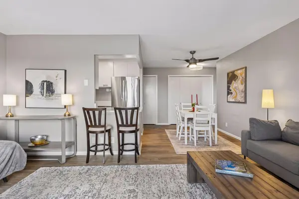 410 Groveland AVE #1506, Minneapolis, MN 55403