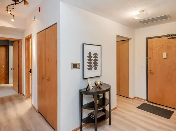 2265 Youngman AVE #208E, Saint Paul, MN 55116