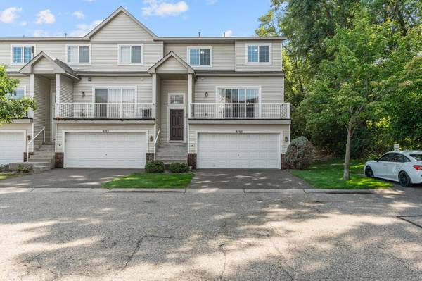 8195 Darcy LN, Inver Grove Heights, MN 55076