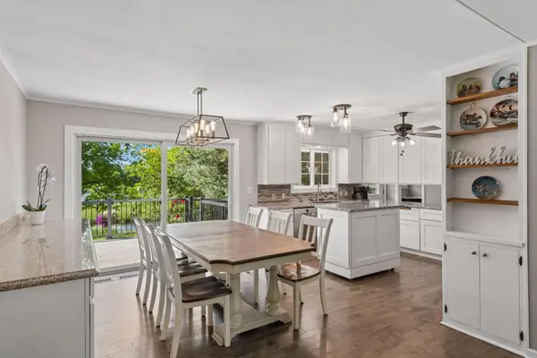 4569 Shoreline DR, Spring Park, MN 55384