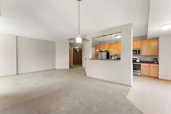 2407 39th AVE NE #113, Saint Anthony, MN 55421