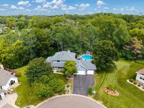 2217 Gentry AVE N, Oakdale, MN 55128