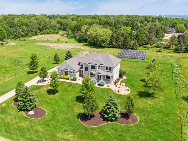 3767 Mayo Woodlands RD SW, Rochester, MN 55902