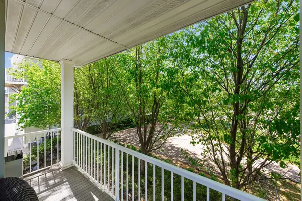 2898 Clover Ridge DR, Chaska, MN 55318