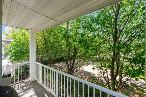 2898 Clover Ridge DR, Chaska, MN 55318
