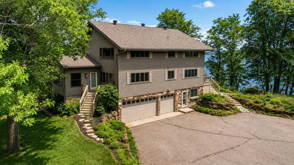 10604 Montgomery AVE NW, Annandale, MN 55302