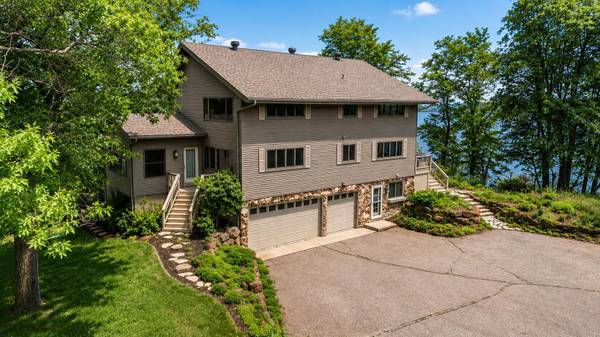 10604 Montgomery AVE NW, Annandale, MN 55302