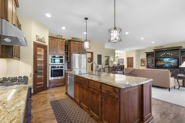 17636 Natures WAY SE, Prior Lake, MN 55372