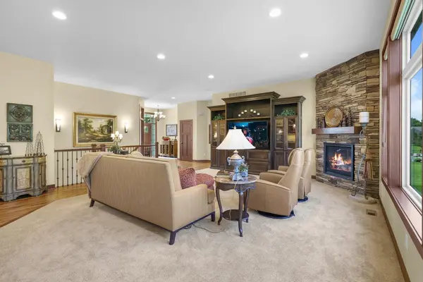 17636 Natures WAY SE, Prior Lake, MN 55372