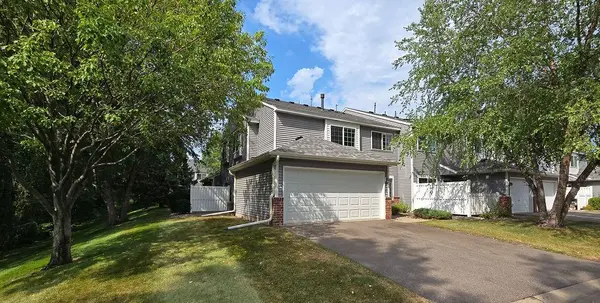 2024 Gresham AVE N, Oakdale, MN 55128