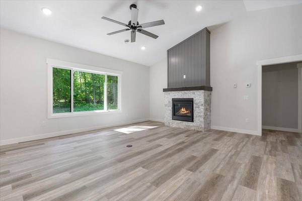 1622 Maplewood Ridge RD, East Gull Lake, MN 56401