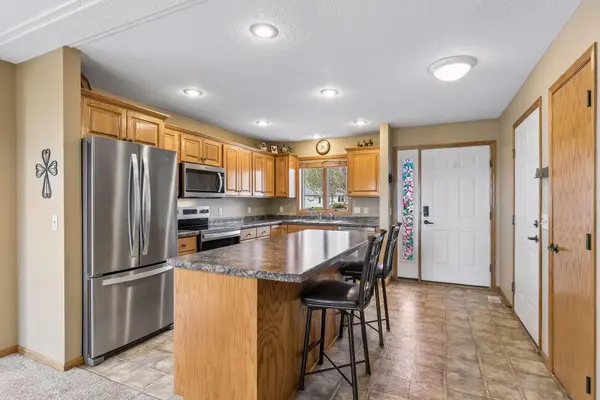 1136 Highpoint CT, New Richmond, WI 54017