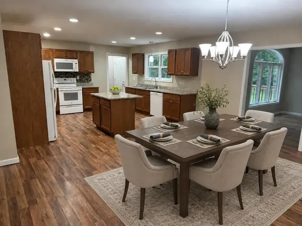 9934 Maple AVE, Bloomington, MN 55431