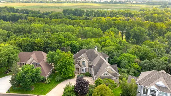 10689 Sonoma Ridge, Eden Prairie, MN 55347