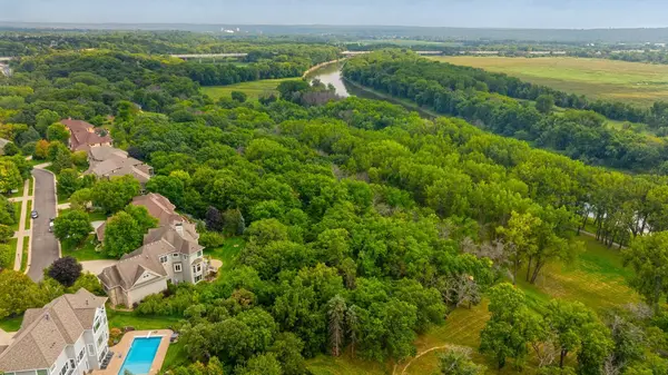 10689 Sonoma Ridge, Eden Prairie, MN 55347