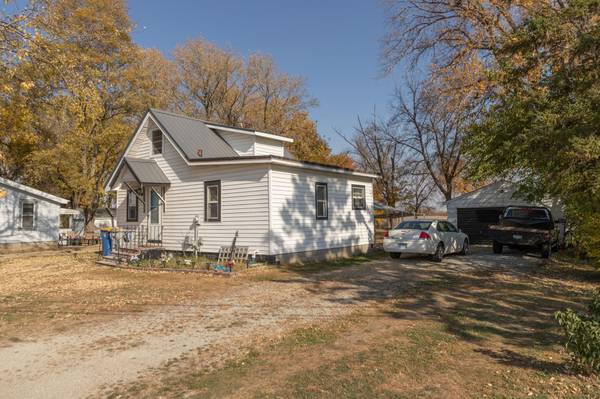 237 Mill AVE S, Blooming Prairie, MN 55917