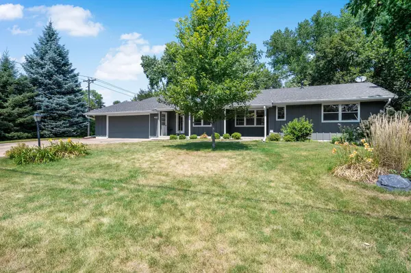 6112 Jeffrey LN, Edina, MN 55436