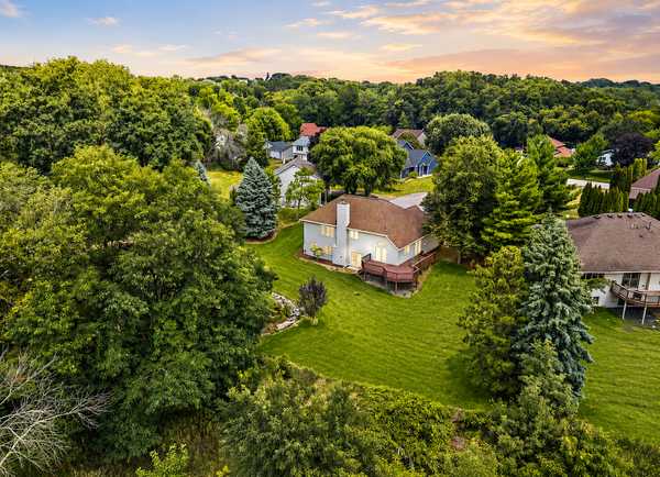 2330 Overlook CIR E, Maplewood, MN 55119
