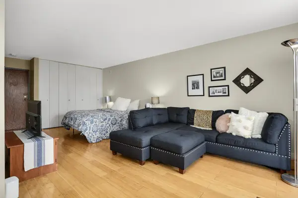 4101 Parklawn AVE #103, Edina, MN 55435