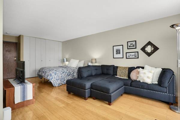 4101 Parklawn AVE #103, Edina, MN 55435