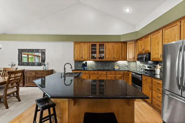 112021 Hidden Creek PL, Chaska, MN 55318