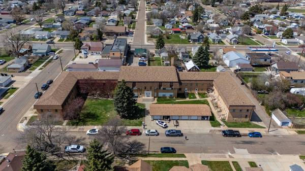 130 1st AVE SE, Dickinson, ND 58601