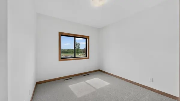 1693 Cherry ST E, Mazeppa, MN 55956