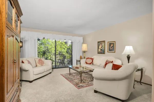 4120 Parklawn AVE #222, Edina, MN 55435