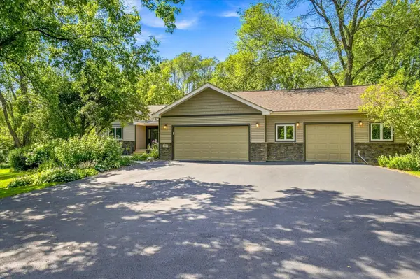 163 Skyline DR, River Falls, WI 54022