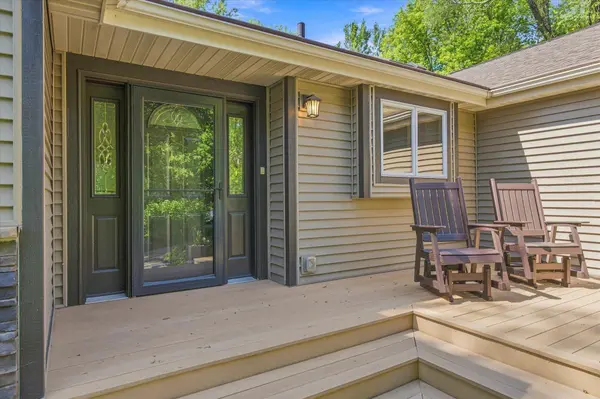163 Skyline DR, River Falls, WI 54022
