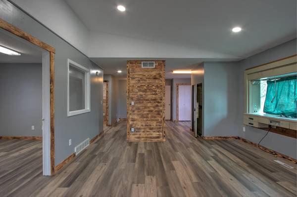 111 4th AVE S, Pease, MN 55371