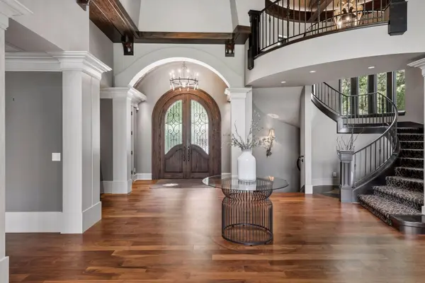 18083 Bearpath TRL, Eden Prairie, MN 55347