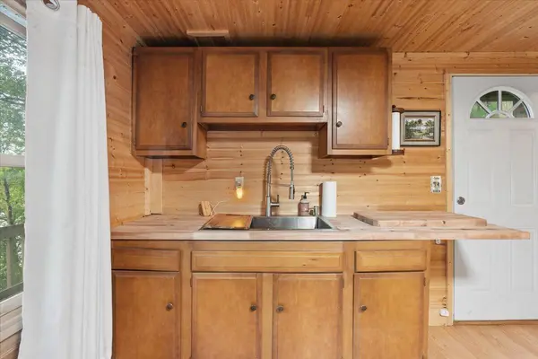 21165 Elkview CIR, Richmond, MN 56368