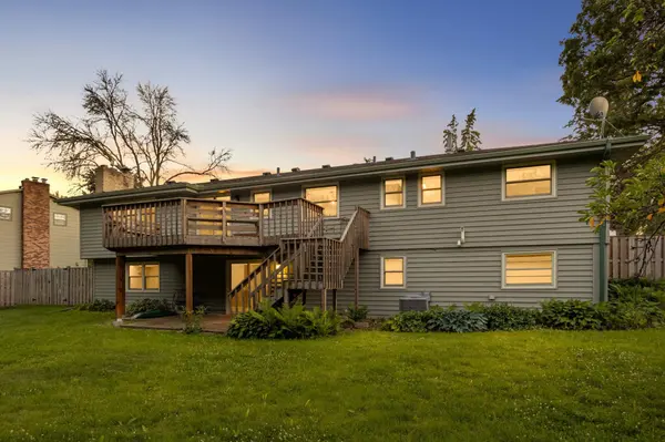 2080 Kelly DR, Golden Valley, MN 55427