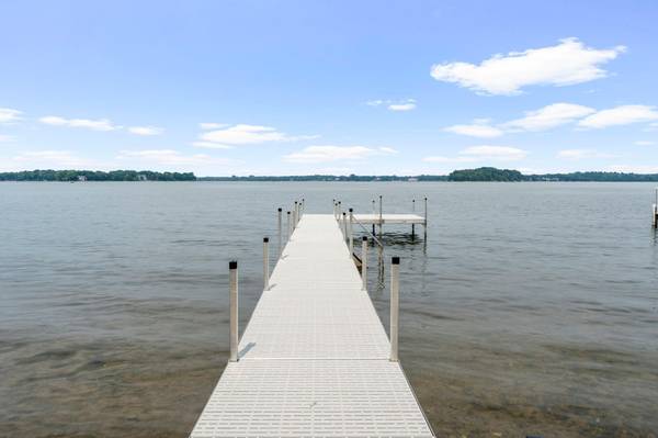 23 Birchwood LN, Birchwood, MN 55110