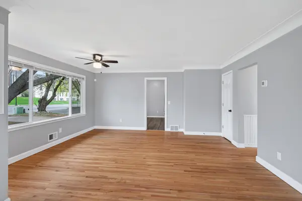 3901 Lake Drive AVE N, Robbinsdale, MN 55422