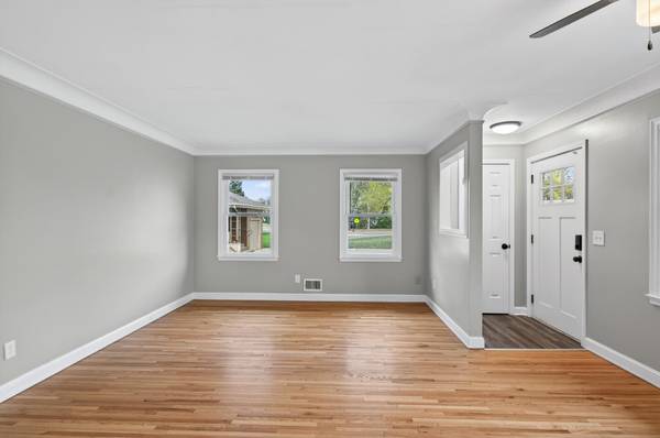 3901 Lake Drive AVE N, Robbinsdale, MN 55422