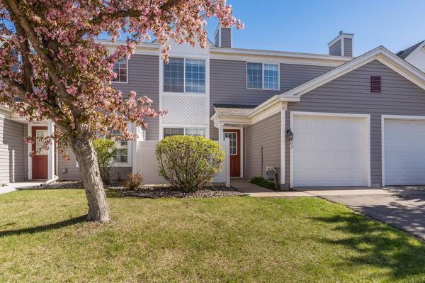 2009 Southcross DR W #903, Burnsville, MN 55306