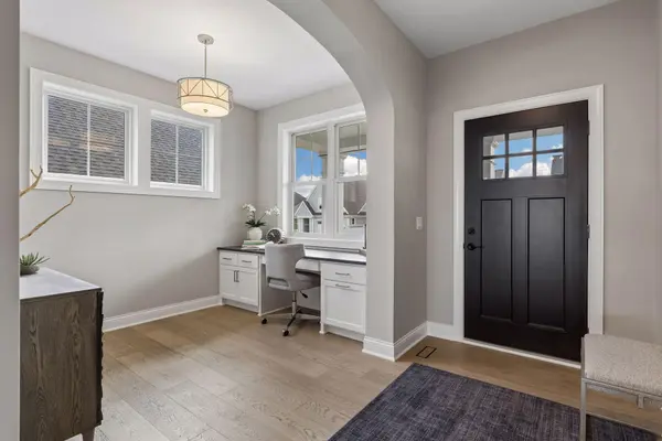 9145 Mills DR, Chanhassen, MN 55317