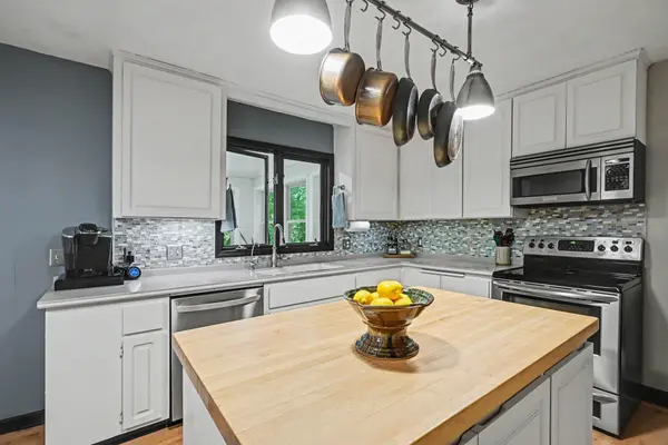 2427 Mayflower AVE, Hopkins, MN 55305