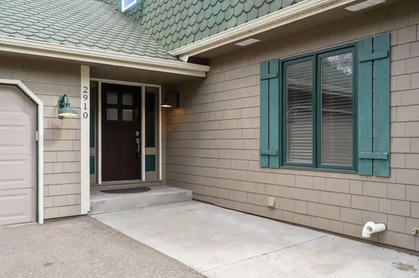 2910 Alvarado LN N, Plymouth, MN 55447
